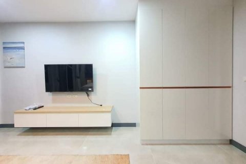 Chalet de 6 dormitorios en Pattaya, Tailandia № 82114 - foto 19