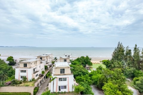 Condo in Pattaya, Thailand, 2 bedrooms  № 130042