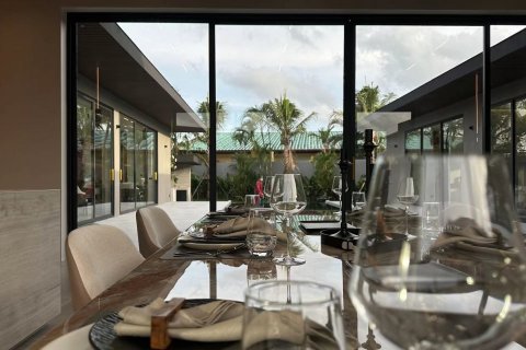Chalet de 4 dormitorios en Chalong, Tailandia № 71633 - foto 14