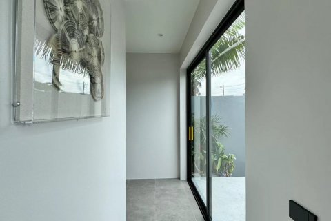 Chalet de 4 dormitorios en Chalong, Tailandia № 71633 - foto 20