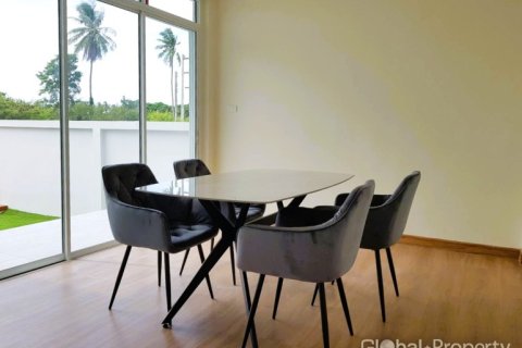 Casa de 3 dormitorios en Pattaya, Tailandia № 124196 - foto 9