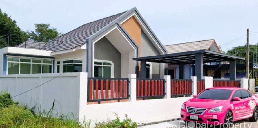 Casa de 3 dormitorios en Pattaya, Tailandia № 124196