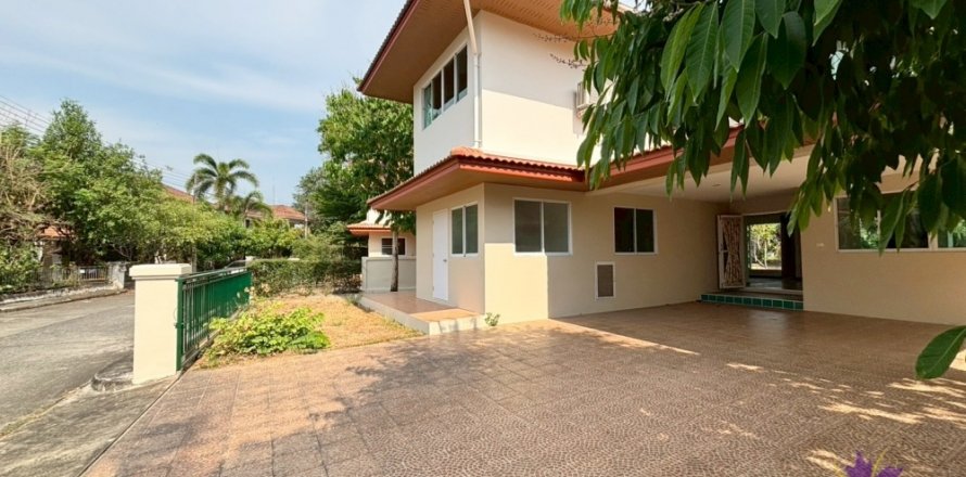 Casa de 3 dormitorios en San Sai, Tailandia № 124200