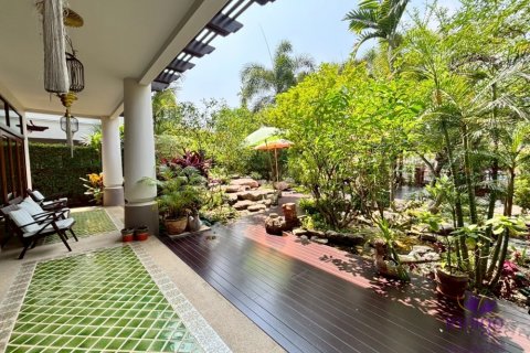 House in Chiang Mai, Thailand 4 bedrooms № 124201