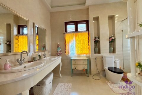 Casa de 4 dormitorios en Chiang Mai, Tailandia № 124201 - foto 23