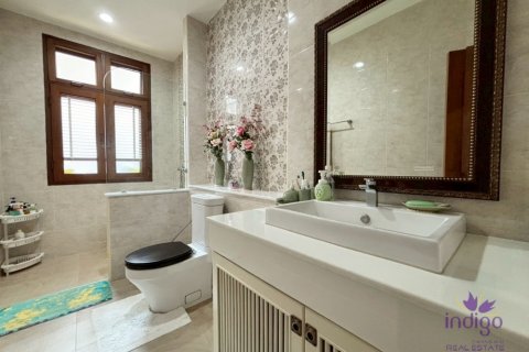 Casa de 4 dormitorios en Chiang Mai, Tailandia № 124201 - foto 11