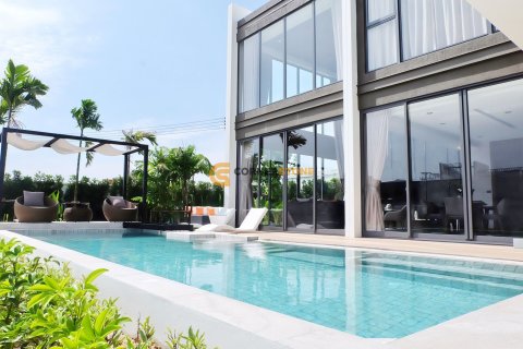 Estudio en Bang Lamung, Tailandia № 100294 - foto 2