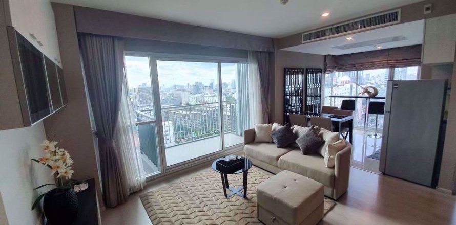 Condo in Bangkok, Thailand, 2 bedrooms in Life Ratchadapisek  № 77463