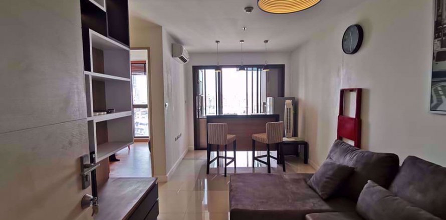 Condominio de 2 dormitorios en Chatuchak, Bangkok, Tailandia № 77005