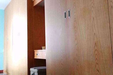 Condominio de 2 dormitorios en Ratchathewi, Bangkok, Tailandia № 77008 - foto 9