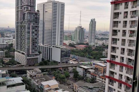 Condominio de 2 dormitorios en Ratchathewi, Bangkok, Tailandia № 77008 - foto 17