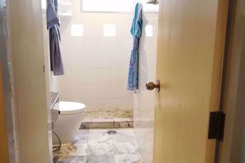 Condominio de 2 dormitorios en Ratchathewi, Bangkok, Tailandia № 77008 - foto 11