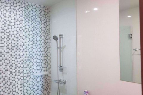 Condominio de 2 dormitorios en Watthana, Bangkok, Tailandia № 77004 - foto 17