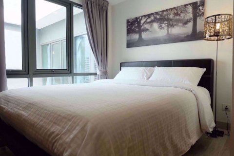 Dúplex de 1 dormitorio en Huai Khwang, Bangkok, Tailandia № 77003 - foto 6