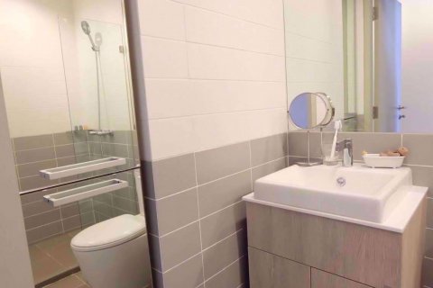 Dúplex de 1 dormitorio en Huai Khwang, Bangkok, Tailandia № 77003 - foto 7