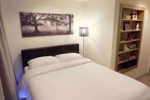 Dúplex de 1 dormitorio en Huai Khwang, Bangkok, Tailandia № 77003 - foto 5