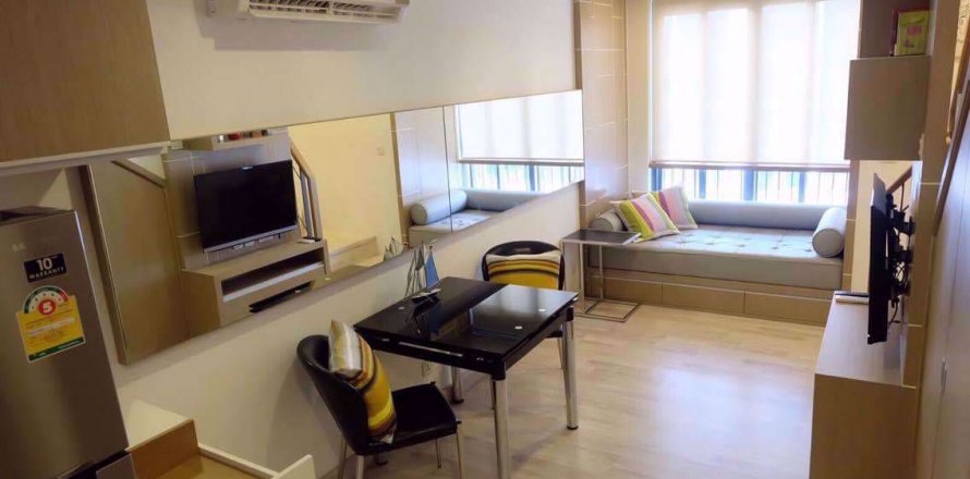Dúplex de 1 dormitorio en Huai Khwang, Bangkok, Tailandia № 77003