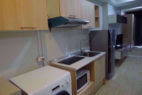 Condominio de 1 dormitorio en Watthana, Bangkok, Tailandia № 77006 - foto 2