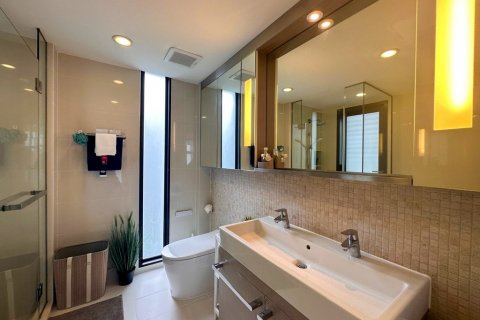 Condominio de 2 dormitorios en Bangkok, Tailandia № 107978 - foto 18