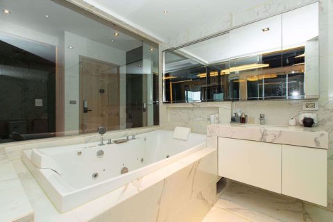 Dúplex de 1 dormitorio en Watthana, Bangkok, Tailandia № 76829 - foto 9
