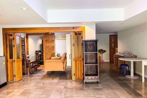 Condominio de 2 dormitorios en Sathon, Bangkok, Tailandia № 76344 - foto 4