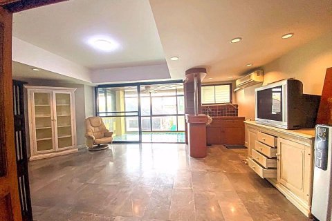 Condominio de 2 dormitorios en Sathon, Bangkok, Tailandia № 76344 - foto 3