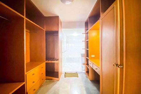 Condominio de 2 dormitorios en Sathon, Bangkok, Tailandia № 76344 - foto 11