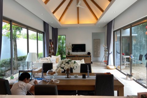 Casa de 3 dormitorios en Bang Tao, Tailandia № 120758 - foto 5