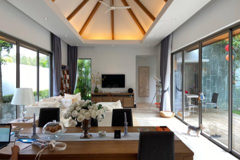 Casa de 3 dormitorios en Bang Tao, Tailandia № 120758 - foto 2