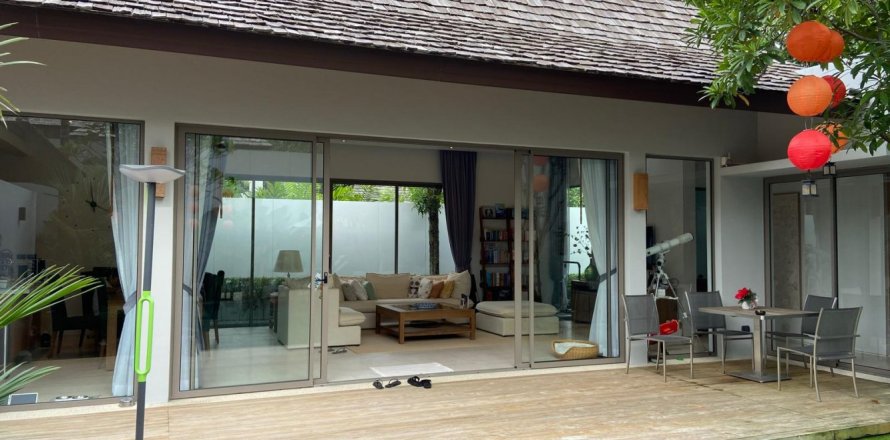 Casa de 3 dormitorios en Bang Tao, Tailandia № 120758