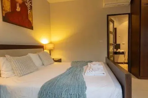 Casa de 3 dormitorios en Nai Harn Beach, Tailandia № 120757 - foto 18