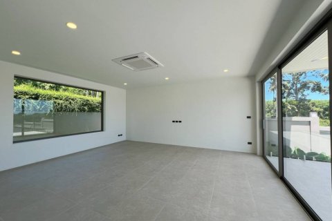 Chalet de 4 dormitorios en Surat Thani, Tailandia № 125974 - foto 9