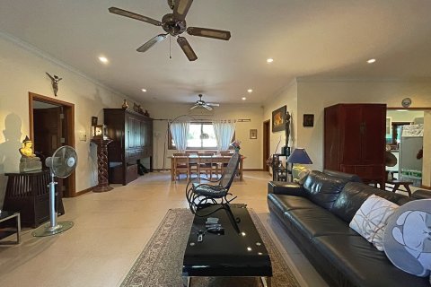 Casa de 4 dormitorios en Hua Hin, Tailandia № 125431 - foto 4