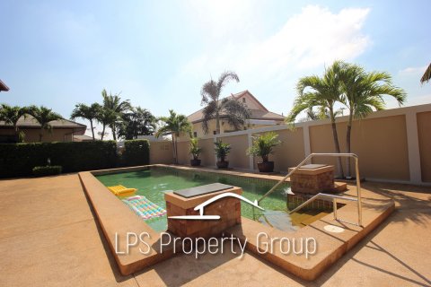 Casa de 3 dormitorios en Hua Hin, Tailandia № 125428 - foto 4