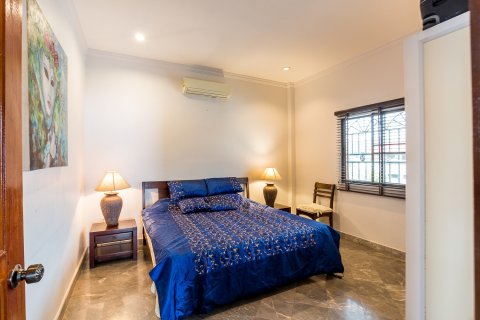 Casa de 3 dormitorios en Hua Hin, Tailandia № 125427 - foto 9