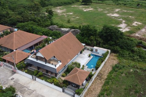 Casa de 4 dormitorios en Hua Hin, Tailandia № 125425 - foto 5
