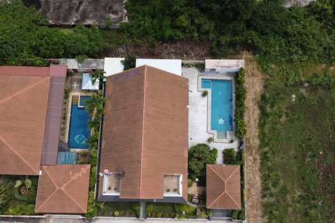 Casa de 4 dormitorios en Hua Hin, Tailandia № 125425 - foto 7