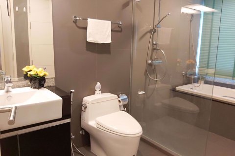Condominio de 1 dormitorio en Khlong Toei, Bangkok, Tailandia № 76330 - foto 6