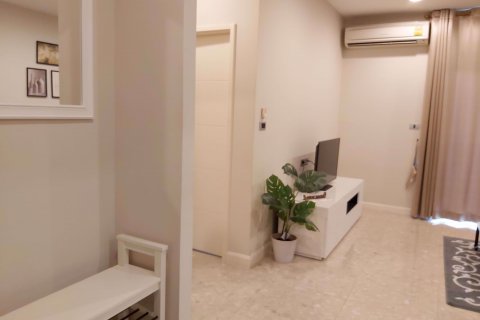 Condominio de 1 dormitorio en Khlong Toei, Bangkok, Tailandia № 76330 - foto 2