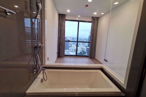 Condominio de 2 dormitorios en Bang Rak, Bangkok, Tailandia № 76877 - foto 12