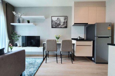 Condominio de 1 dormitorio en Huai Khwang, Bangkok, Tailandia № 76873 - foto 2