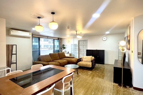Condo in Suan Luang, Bangkok, Thailand, 3 bedrooms № 105190 - photo 4