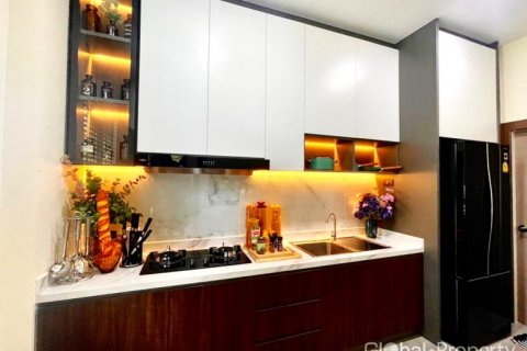 Casa de 4 dormitorios en Pattaya, Tailandia № 105186 - foto 3