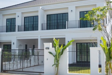 Casa de 3 dormitorios en San Kamphaeng, Tailandia № 124205 - foto 2