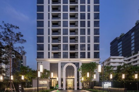 Muniq Langsuan en Bangkok, Tailandia № 19115