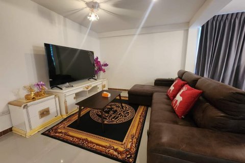Casa de 5 dormitorios en Pattaya, Tailandia № 80713 - foto 16