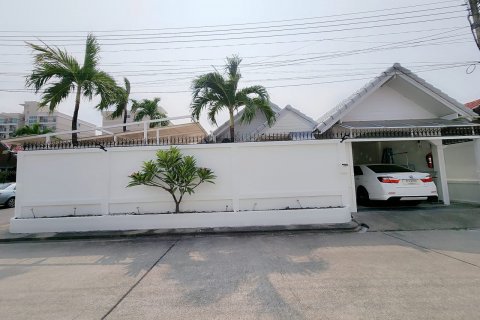 Casa de 5 dormitorios en Pattaya, Tailandia № 80713 - foto 9