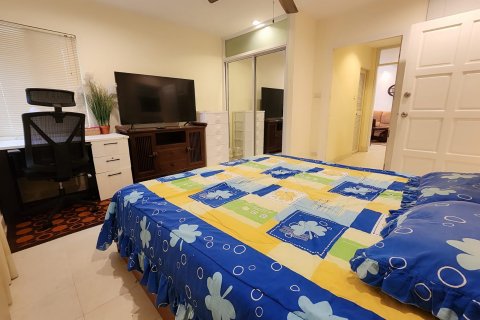 Casa de 5 dormitorios en Pattaya, Tailandia № 80713 - foto 24