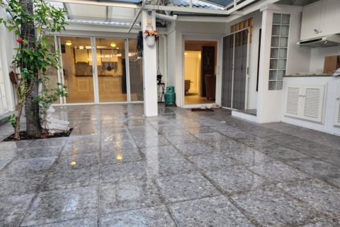 Casa de 5 dormitorios en Pattaya, Tailandia № 80713 - foto 20