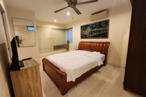 Casa de 5 dormitorios en Pattaya, Tailandia № 80713 - foto 28